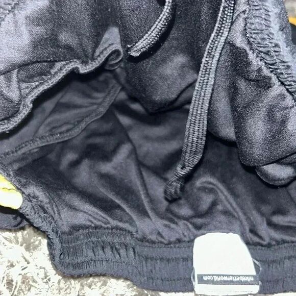 Nike Hawkeyes size medium athletic shorts women’s - Picture 3 of 4